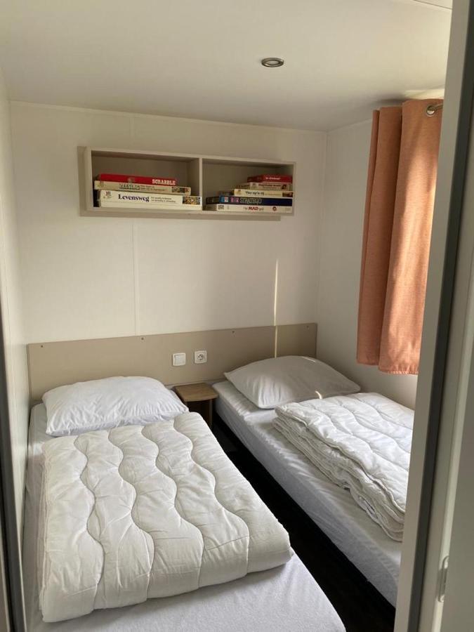 Chalet Zonnig Zeeland Hotel โอชต์คาเปลเล ภายนอก รูปภาพ